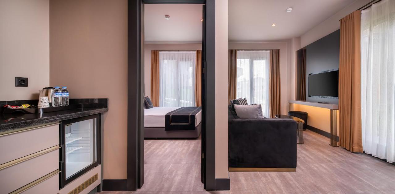 Otel Menalo Premium Airport 5*