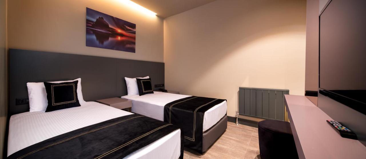 Otel Menalo Premium Airport 5*