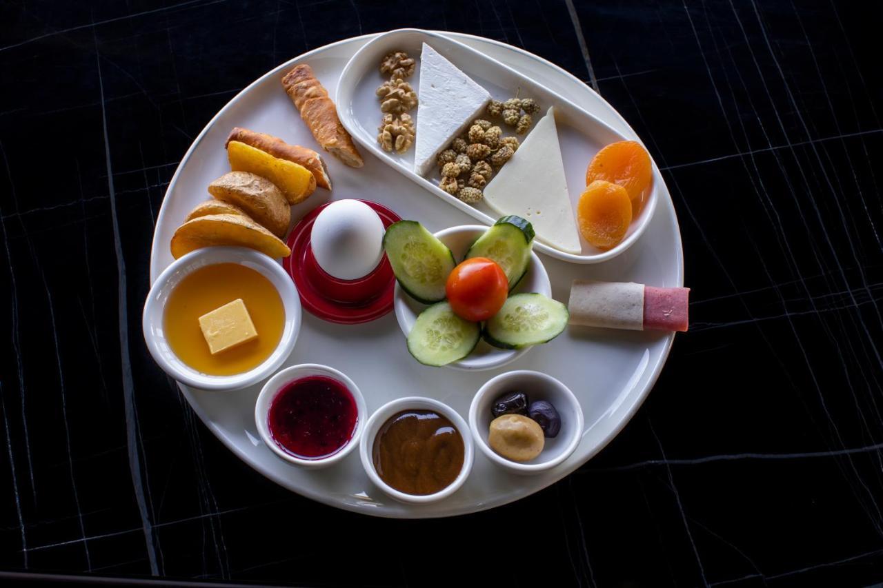 Menalo Premium Airport Otel 5*